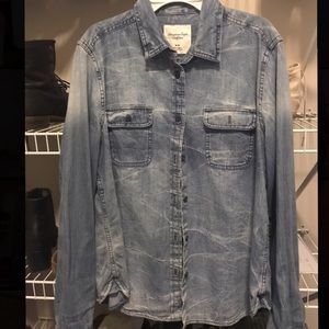 American Eagle denim shirt - Size M